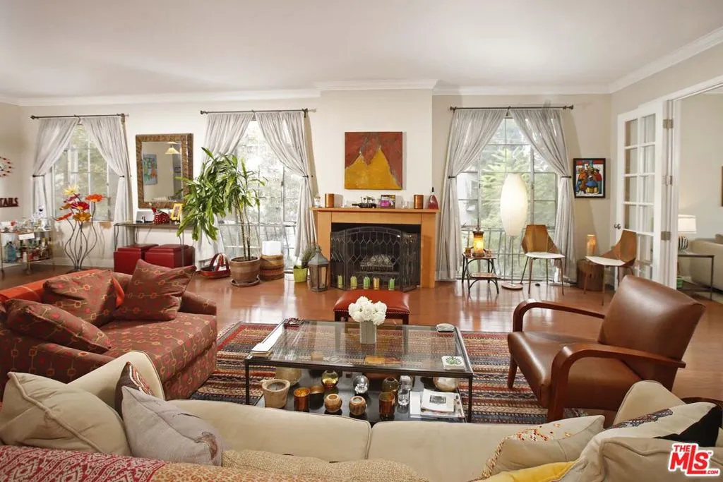 100 S Wetherly Drive 4, Los Angeles, California 90048 home-pic-3